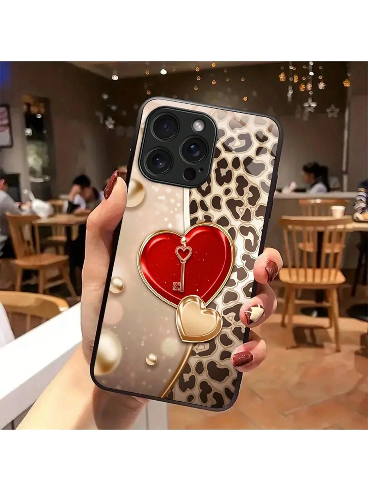 Shein Cover para telefono con estampado de leopardo y forma de corazón