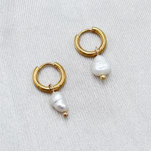 SHEIN Pendientes de moda con gota de perlas falsas para uso diario